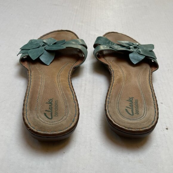 Clarks Bendables Womens 10 Green Floral Sandals Slip On Cottage Leather Flats - Picture 4 of 7